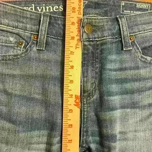 Vineyard Vines Women’s Skinny Jeans Size 8 Denim Stretch Distressed Raw Hem Mid - Picture 6 of 7